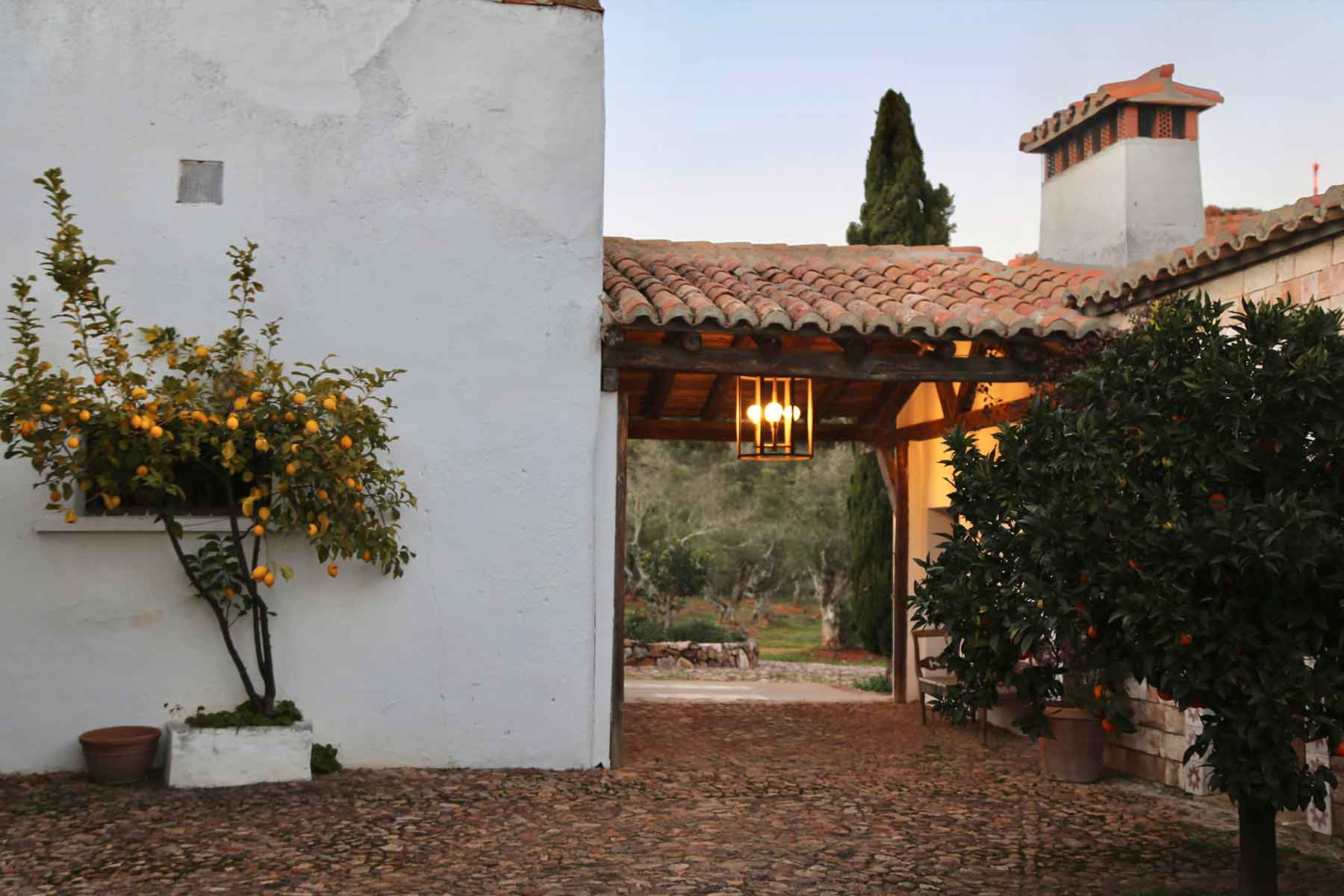 Entrada casa en finca Valdelayegua